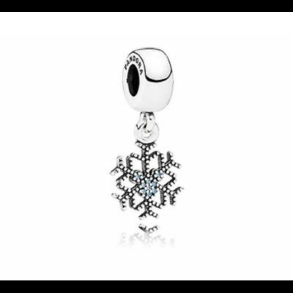Pandora mickey’s sparkling snowflake charm